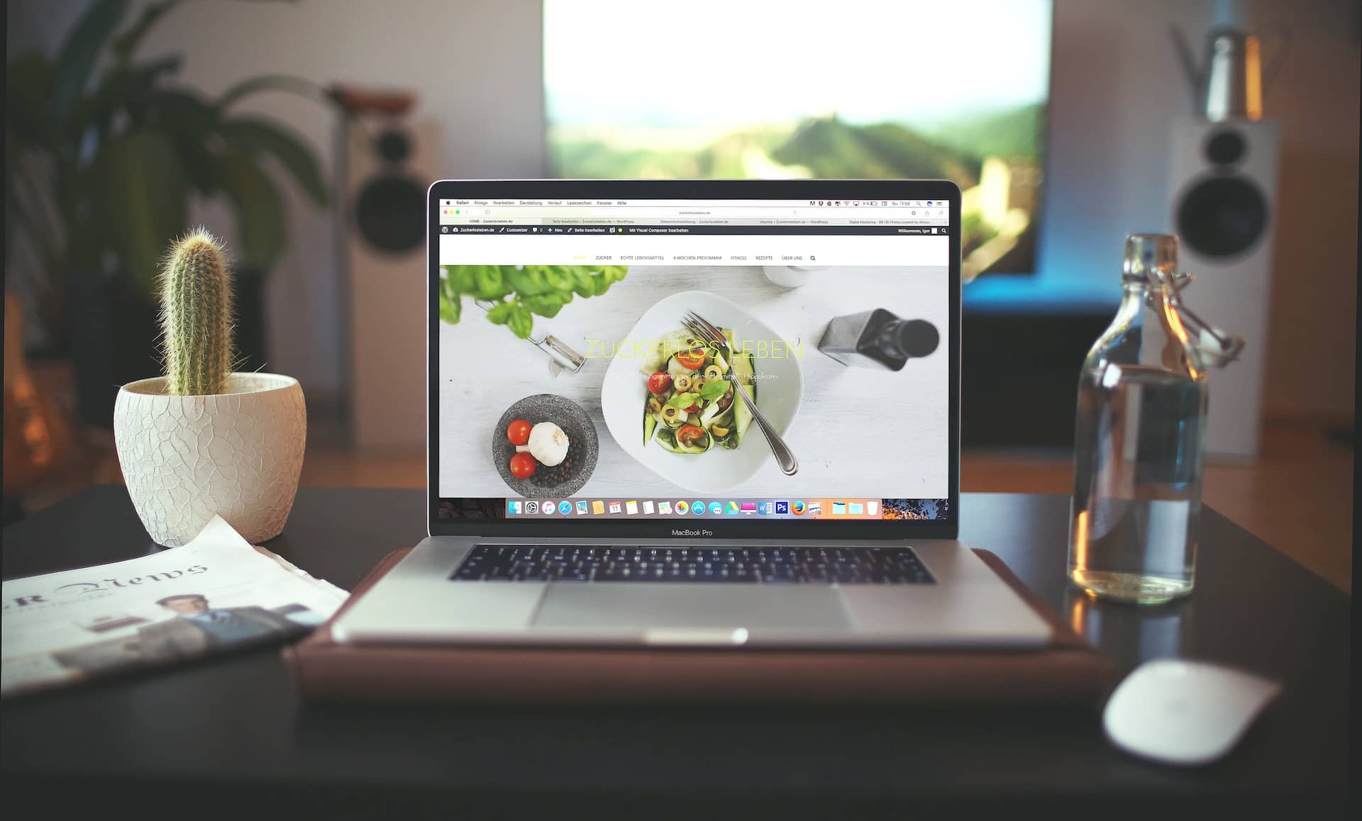 This design illustrates an H1 title that is not visible – this is not optimal for SEO